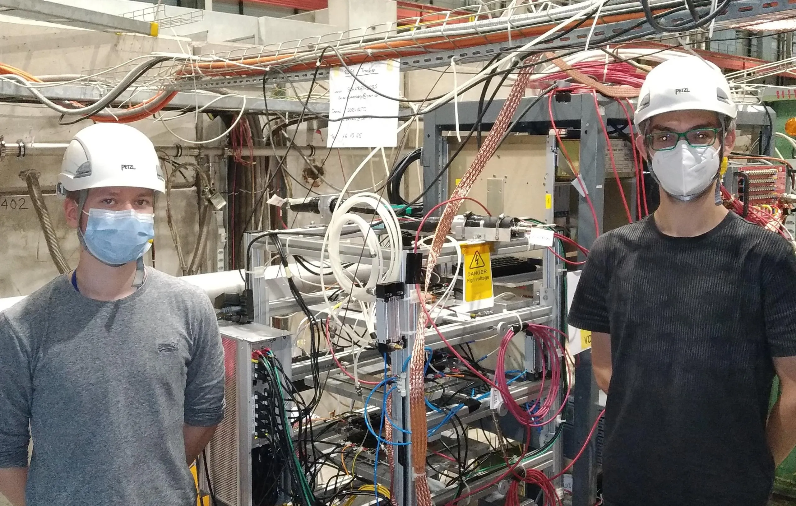 First characterisation study for front-end and data acquisition systems aimed at future micro-pattern gas detectors